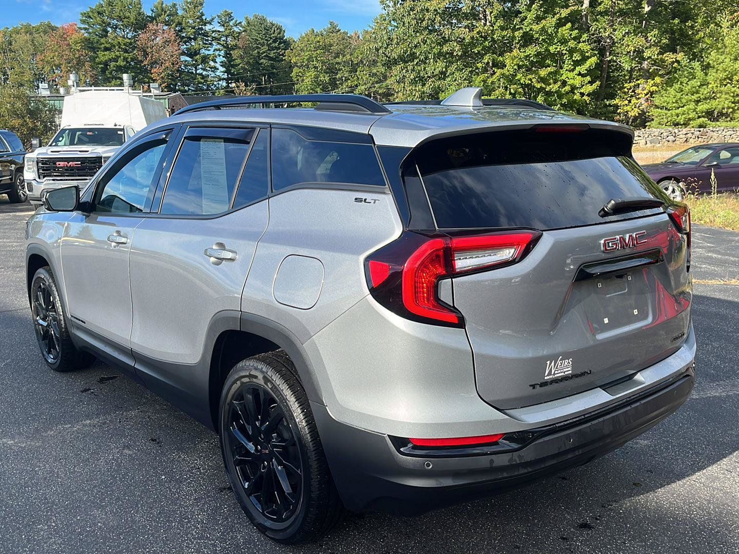 Used 2024 GMC Terrain SLT w/ Elevation Edition AWD/4WD image 3