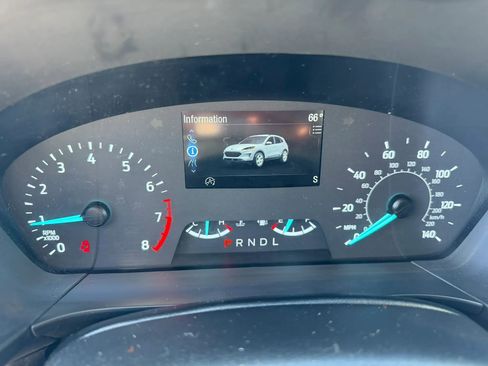 Used 2022 Ford Escape SE w/ SE Sport Appearance Package image 13