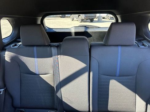 Used 2024 Toyota Corolla Cross SE image 30