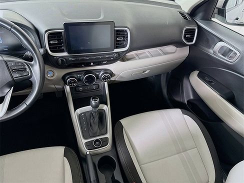 Certified 2024 Hyundai Venue SEL image 26