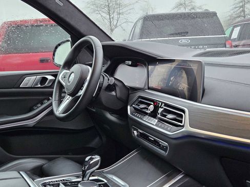 Used 2019 BMW X7 xDrive50i w/ Dynamic Handling Package image 12