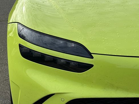 Used 2023 Genesis GV60 Advanced image 8