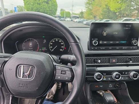 Used 2023 Honda Civic Sport image 18