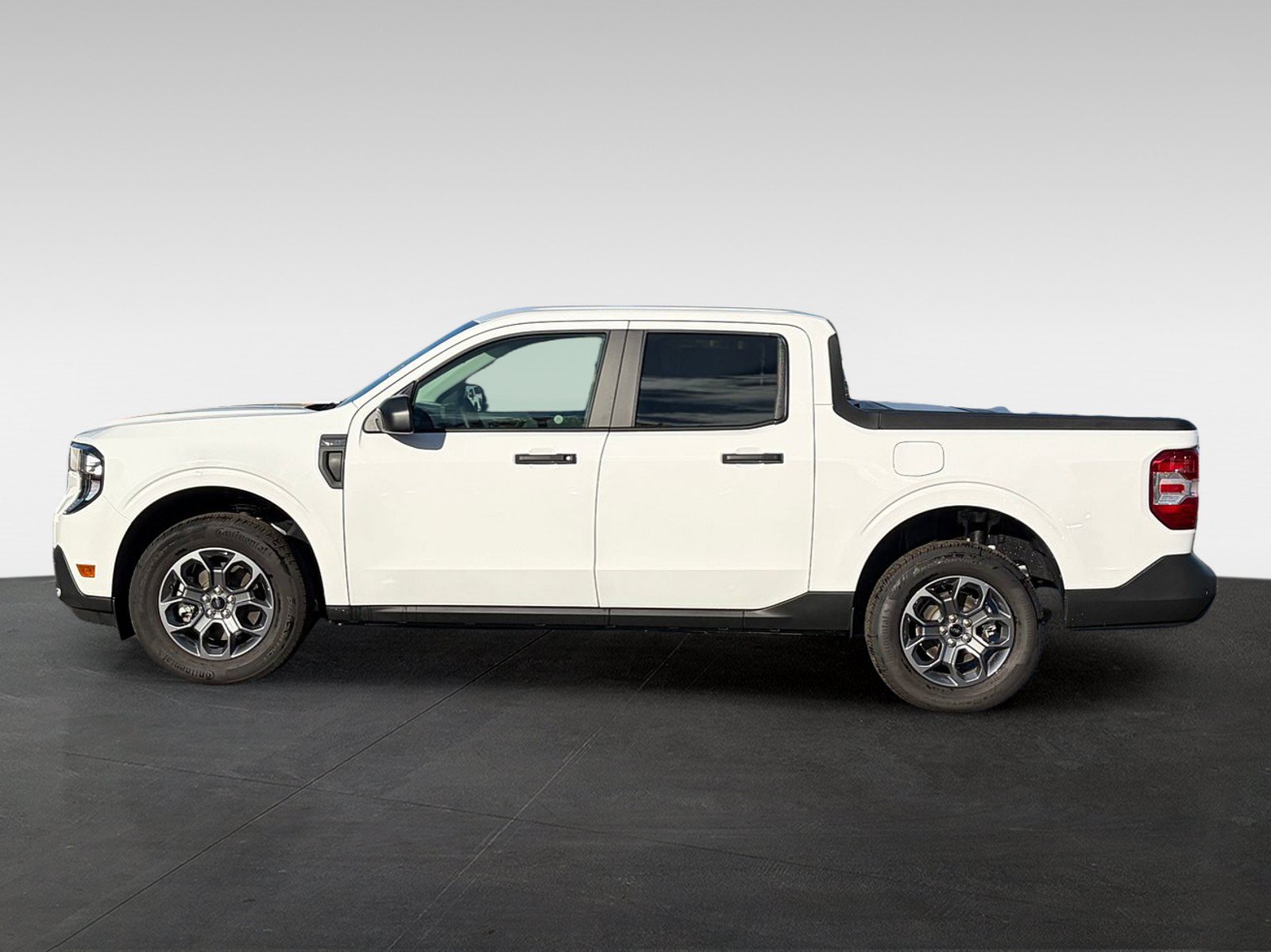 Used 2025 Ford Maverick XLT w/ Equipment Group 301A AWD/4WD image 8