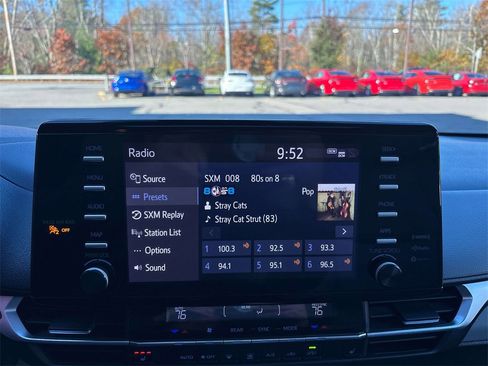 Used 2024 Toyota Sienna XLE image 24