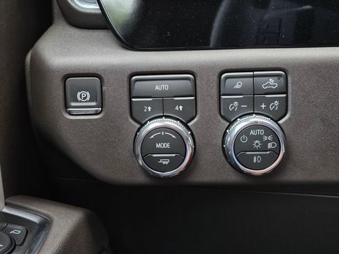 New 2026 GMC Sierra 1500 SLT w/ SLT Premium Plus Package AWD/4WD image 18