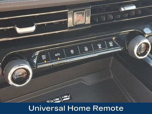 Used 2025 Chevrolet Tahoe Z71 AWD/4WD image 14