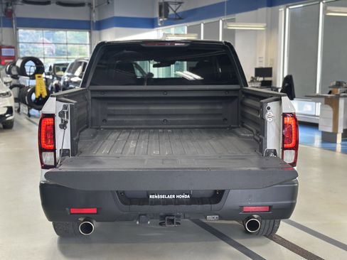 Used 2023 Honda Ridgeline Sport image 6