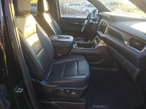 Used 2023 GMC Yukon Denali image 10