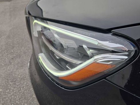 Used 2022 Mercedes-Benz GLC 300 4MATIC image 11