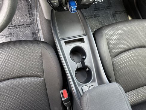 Certified 2022 Toyota Prius LE FWD image 28