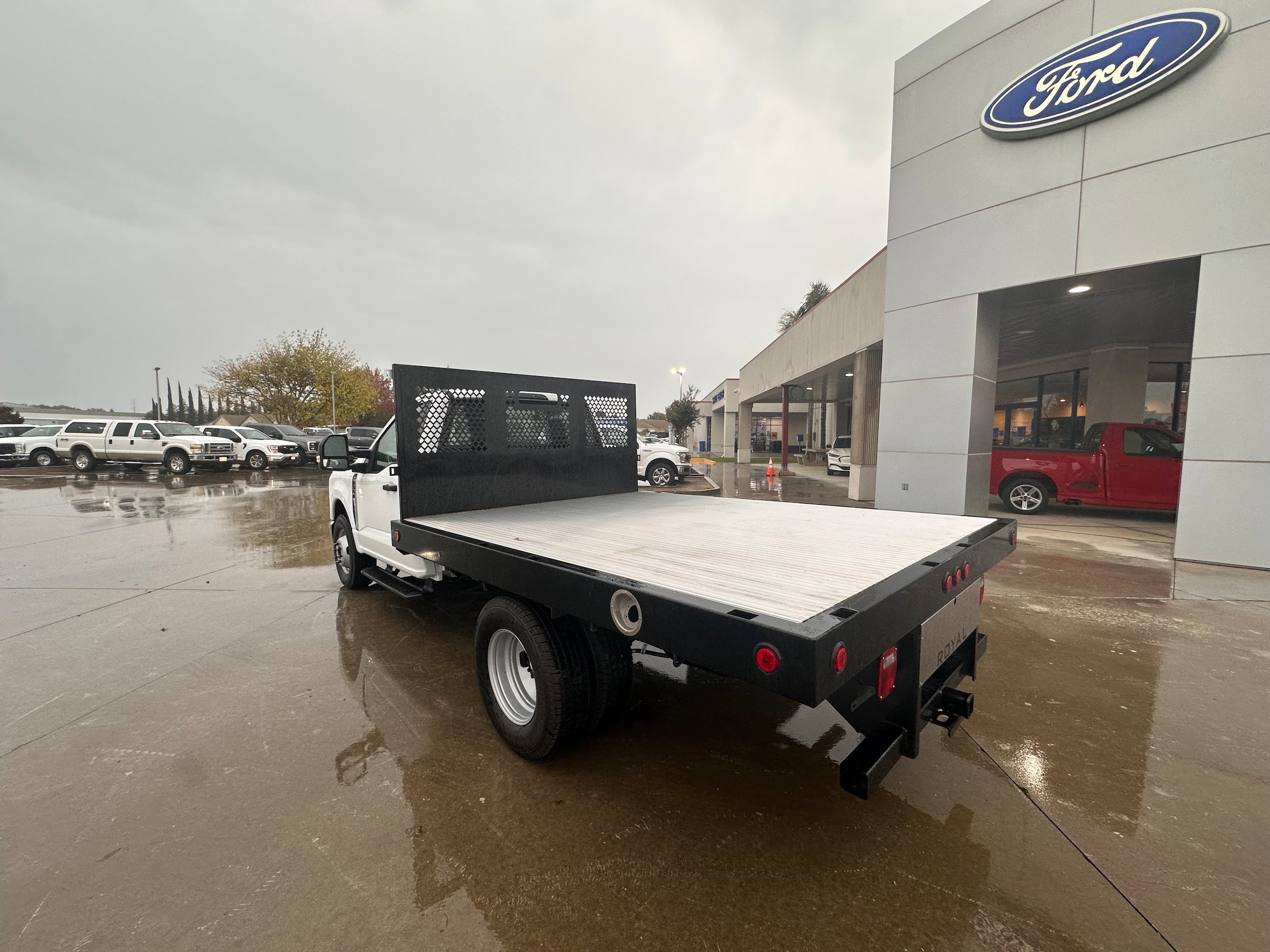 New 2026 Ford F350 XL w/ XL Chrome Package RWD image 8