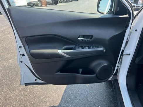 Used 2023 Nissan Kicks SV FWD image 24