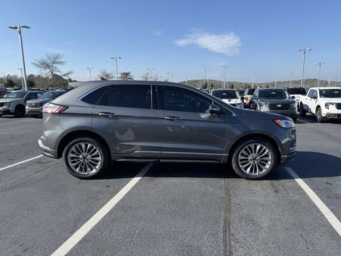 Used 2022 Ford Edge Titanium w/ Equipment Group 301A image 9