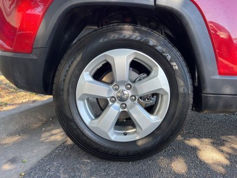 Used 2021 Jeep Compass Latitude image 9