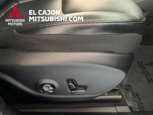 Used 2019 Jeep Cherokee Limited image 24