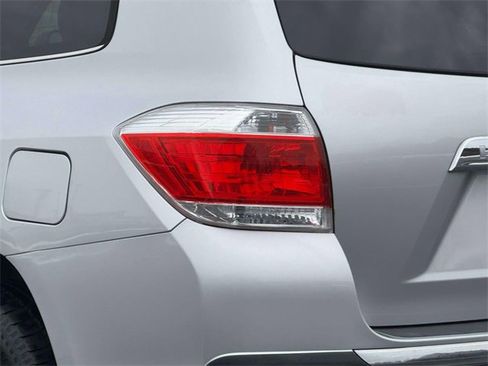 Used 2013 Toyota Highlander Limited image 9