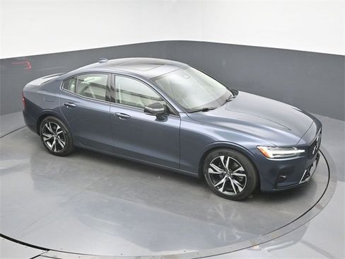 Used 2024 Volvo S60 B5 Core w/ Climate Package image 40