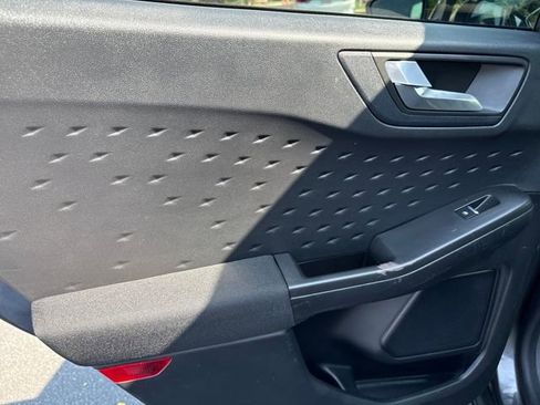 Used 2020 Ford Escape SE Sport image 15