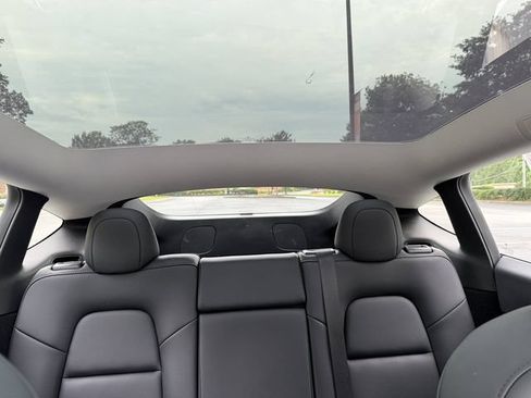 Used 2023 Tesla Model Y Performance AWD/4WD image 31