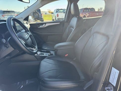 Certified 2025 Ford Escape Platinum w/ Premium Technology Package image 12
