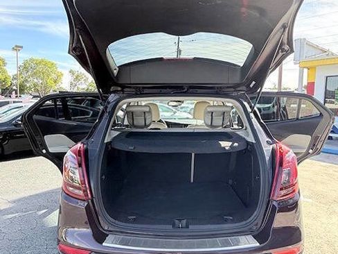 Used 2018 Buick Encore Premium image 16