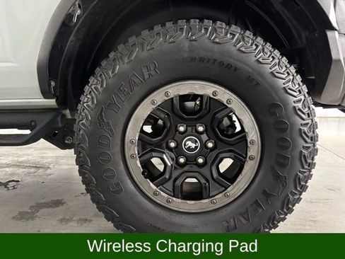 Used 2021 Ford Bronco Badlands image 8