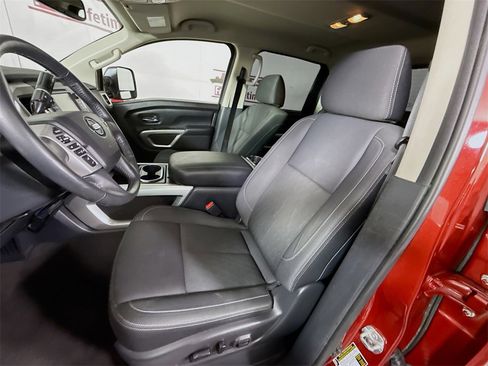 Certified 2019 Nissan Titan SV w/ SV Convenience Package image 27