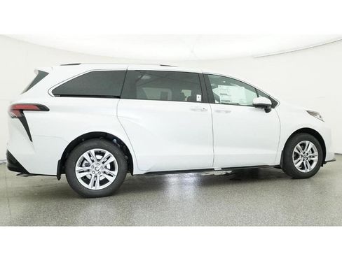 New 2026 Toyota Sienna Limited image 26