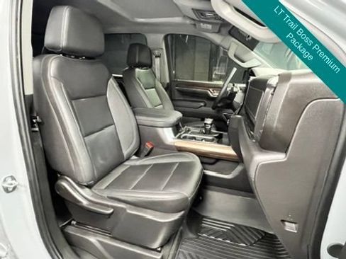 Used 2024 Chevrolet Silverado 1500 LT Trail Boss w/ LT Trail Boss Premium Package AWD/4WD image 8