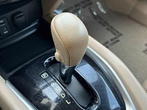 Used 2015 Nissan Rogue SL AWD/4WD image 25