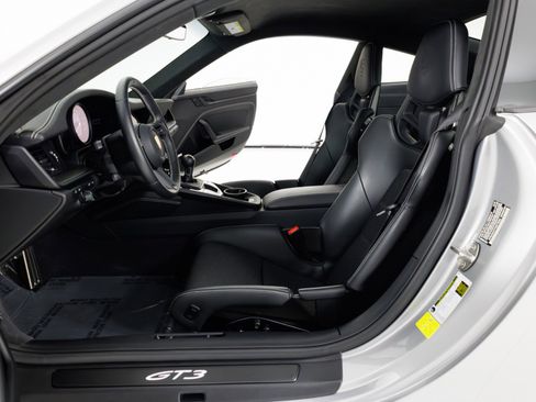 Used 2022 Porsche 911 GT3 image 15