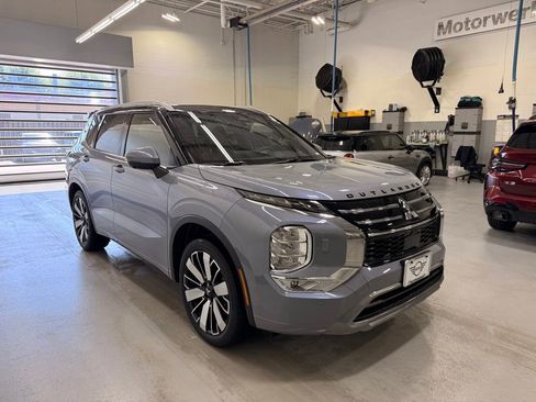 Used 2025 Mitsubishi Outlander SEL AWD/4WD image 4