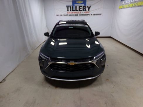 New 2025 Chevrolet Trax LT w/ Driver Confidence Package image 2