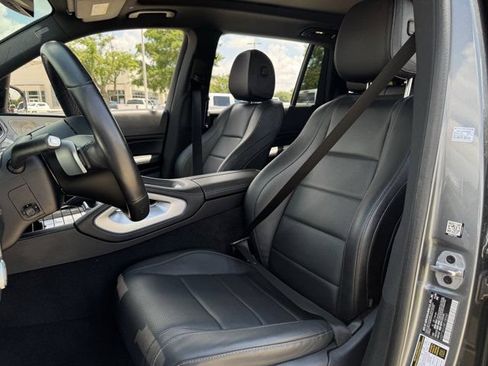 Used 2024 Mercedes-Benz GLS 450 4MATIC image 24