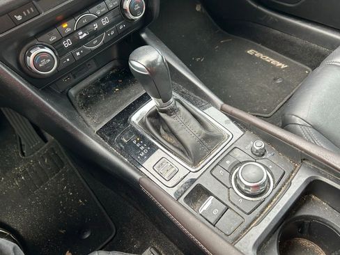 Used 2018 MAZDA MAZDA3 Touring image 26