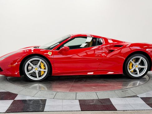 Used 2018 Ferrari 488 Spider RWD image 16