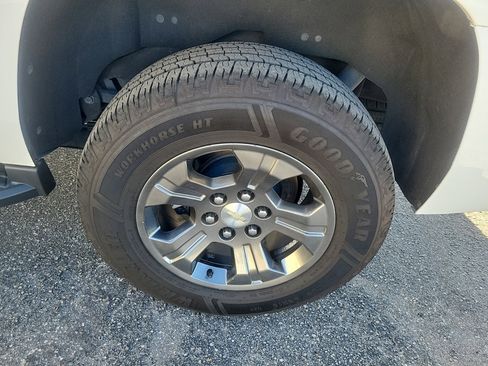 Certified 2018 Chevrolet Tahoe LS image 8