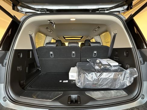 New 2026 INFINITI QX80 Luxe w/ Cargo Package image 25