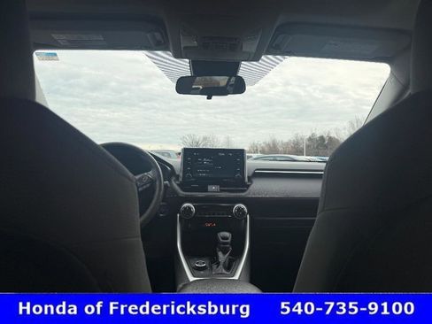 Used 2021 Toyota RAV4 XLE image 38