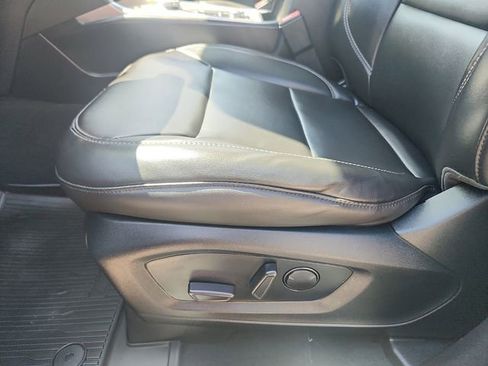 Certified 2022 Ford Explorer XLT w/ Equipment Group 202A AWD/4WD image 23