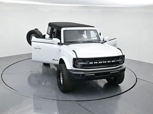 Used 2022 Ford Bronco Outer Banks image 44