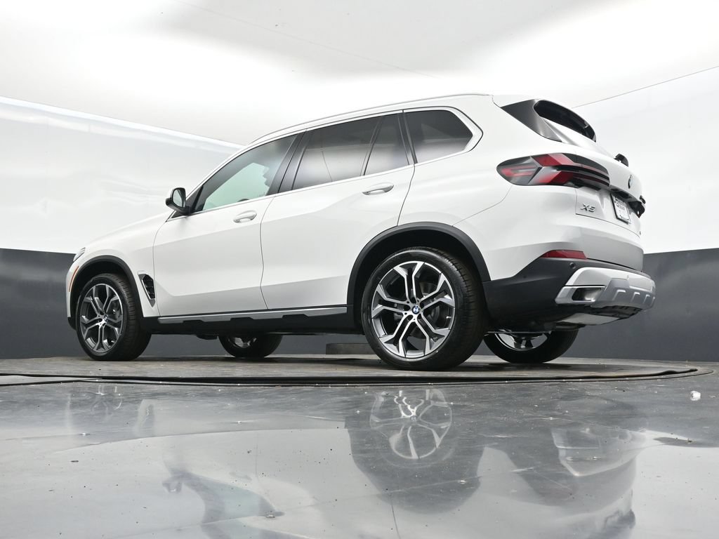 Used 2026 BMW X5 sDrive40i w/ Parking Assistance Package RWD image 40