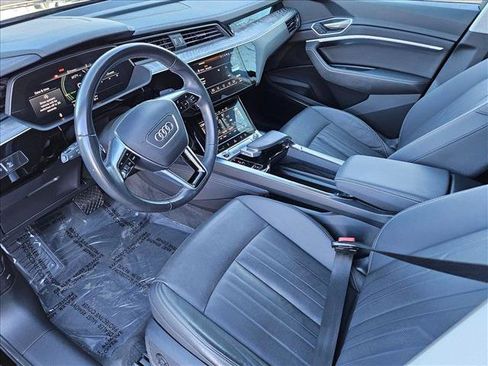 Used 2022 Audi e-tron Premium Plus image 9