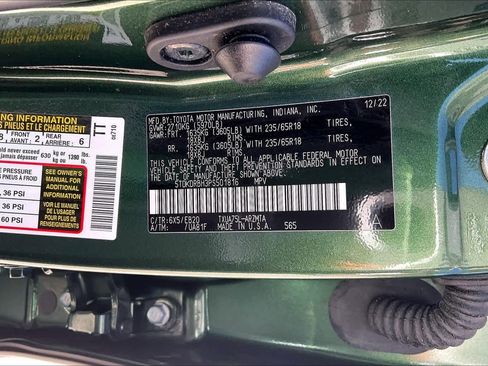 Used 2023 Toyota Highlander XLE image 35