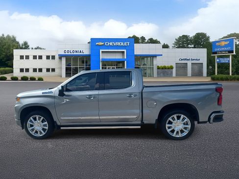 Used 2023 Chevrolet Silverado 1500 High Country w/ High Country Premium Package AWD/4WD image 6