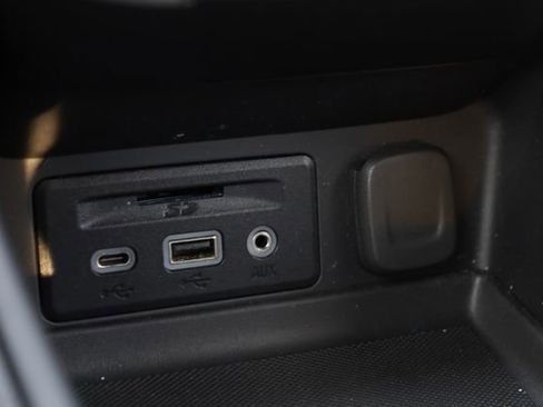 Used 2024 GMC Terrain SLT image 20