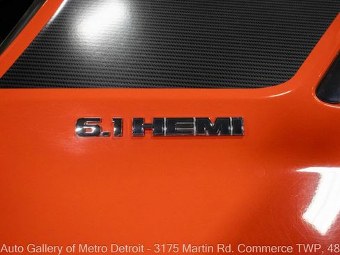 Used 2009 Dodge Challenger SRT8 w/ SRT Option Group II RWD image 38