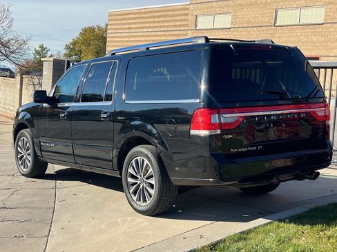 Used 2017 Lincoln Navigator L Select image 3