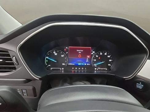 Used 2022 Ford Escape SE w/ Cold Weather Package FWD image 37